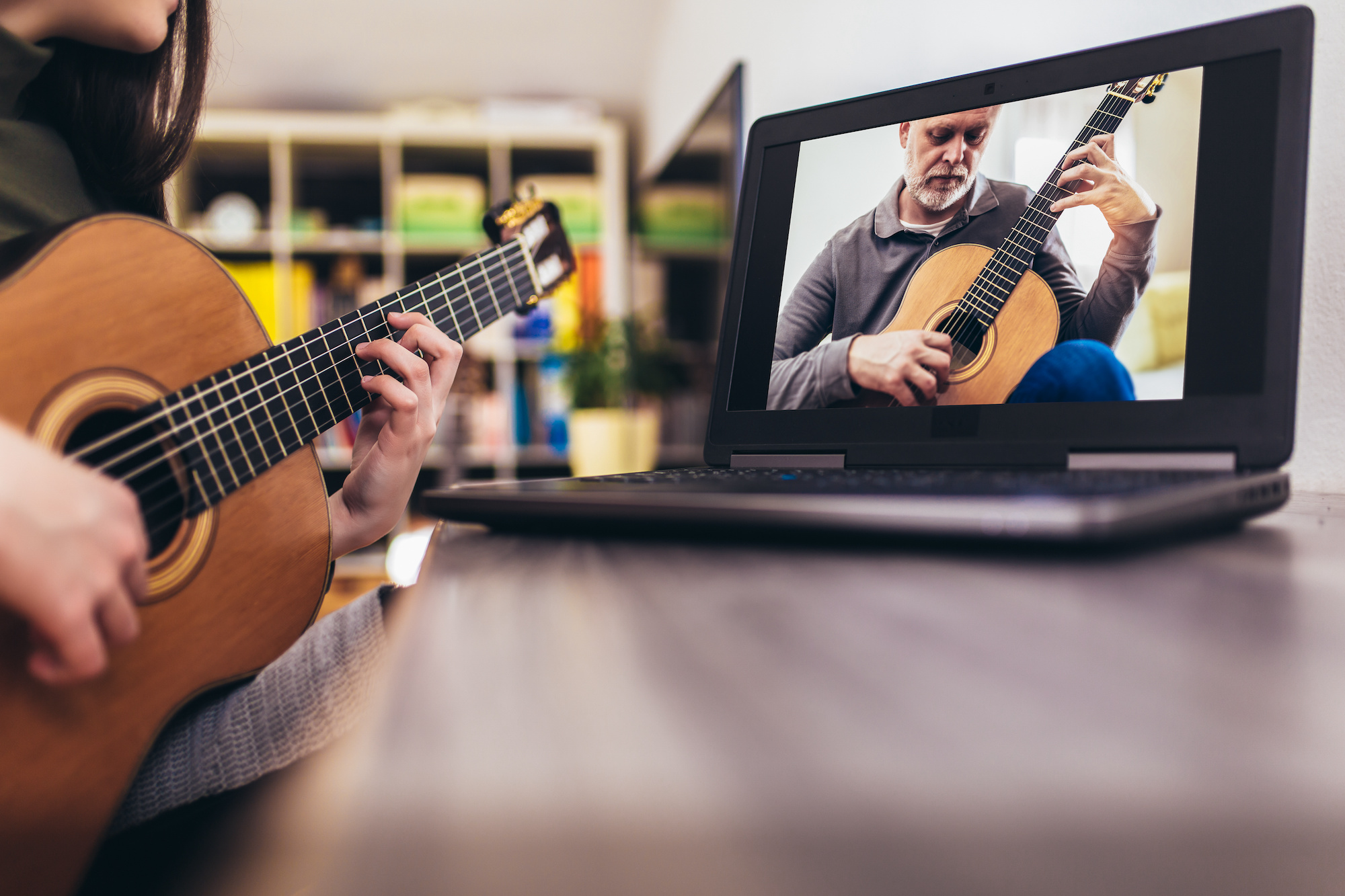 Lezione con strumento musicale in DAD